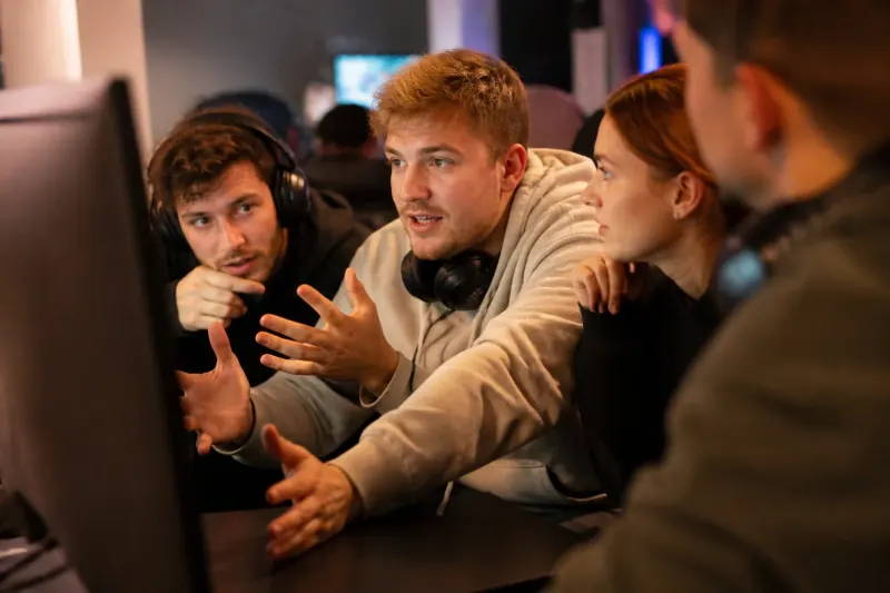 Players engaging in a forum discussing Deadlock’s characters and updates.