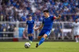 Sunil Chhetri showcasing skills during an ISL match.